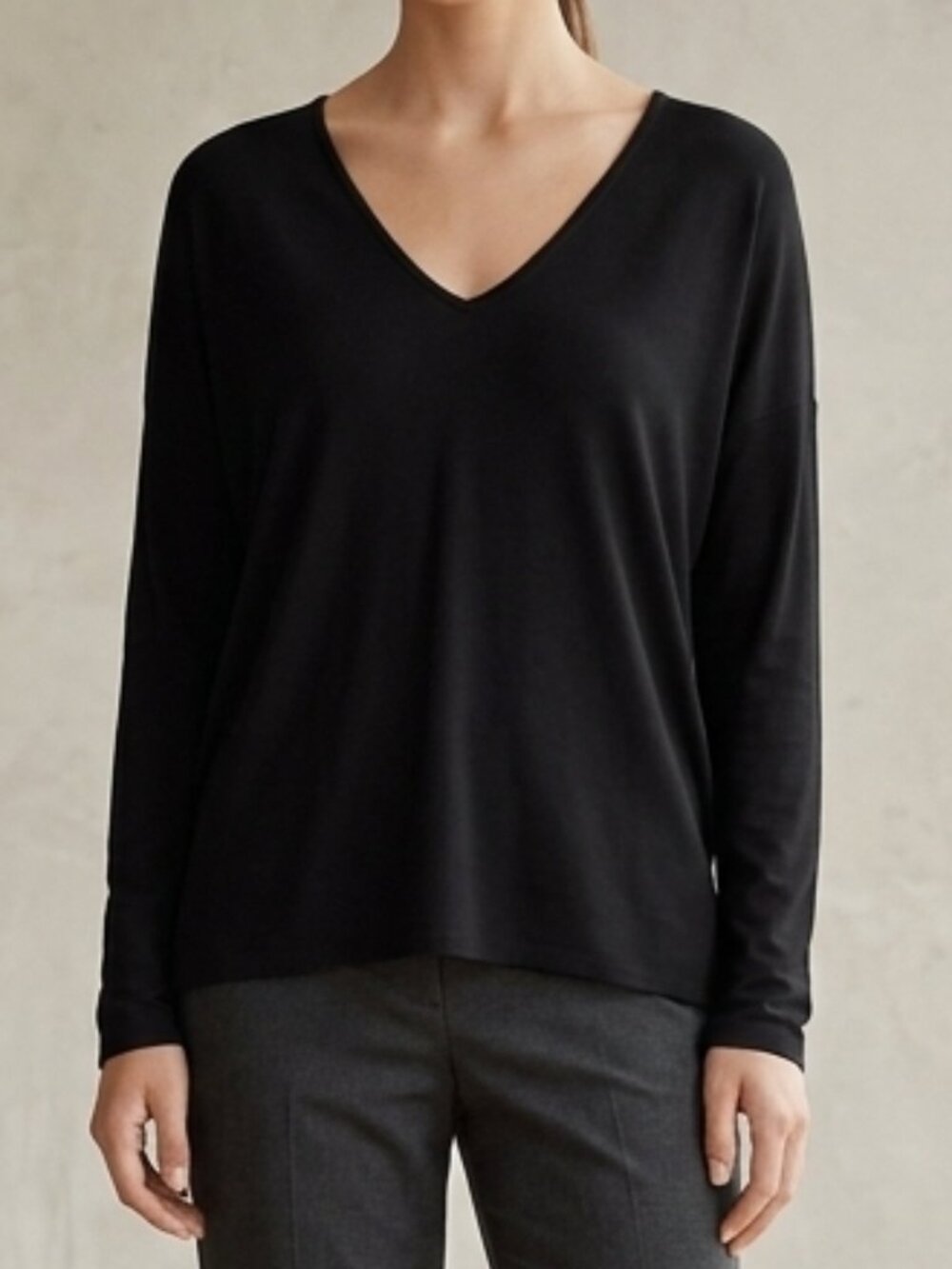 Aritzia Babaton Luxe Jersey V-Neck Tee Black Long Sleeve Slouchy Size S